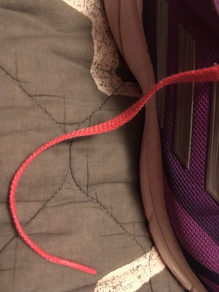 Flat shoelaces